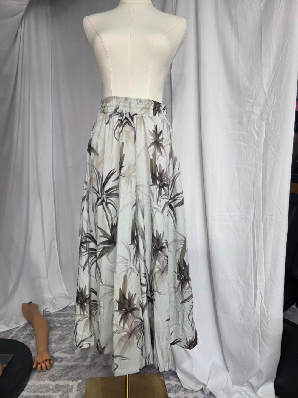 B My Story Wide Leg Culottes Palm Leaf Print Ivory Black Size L